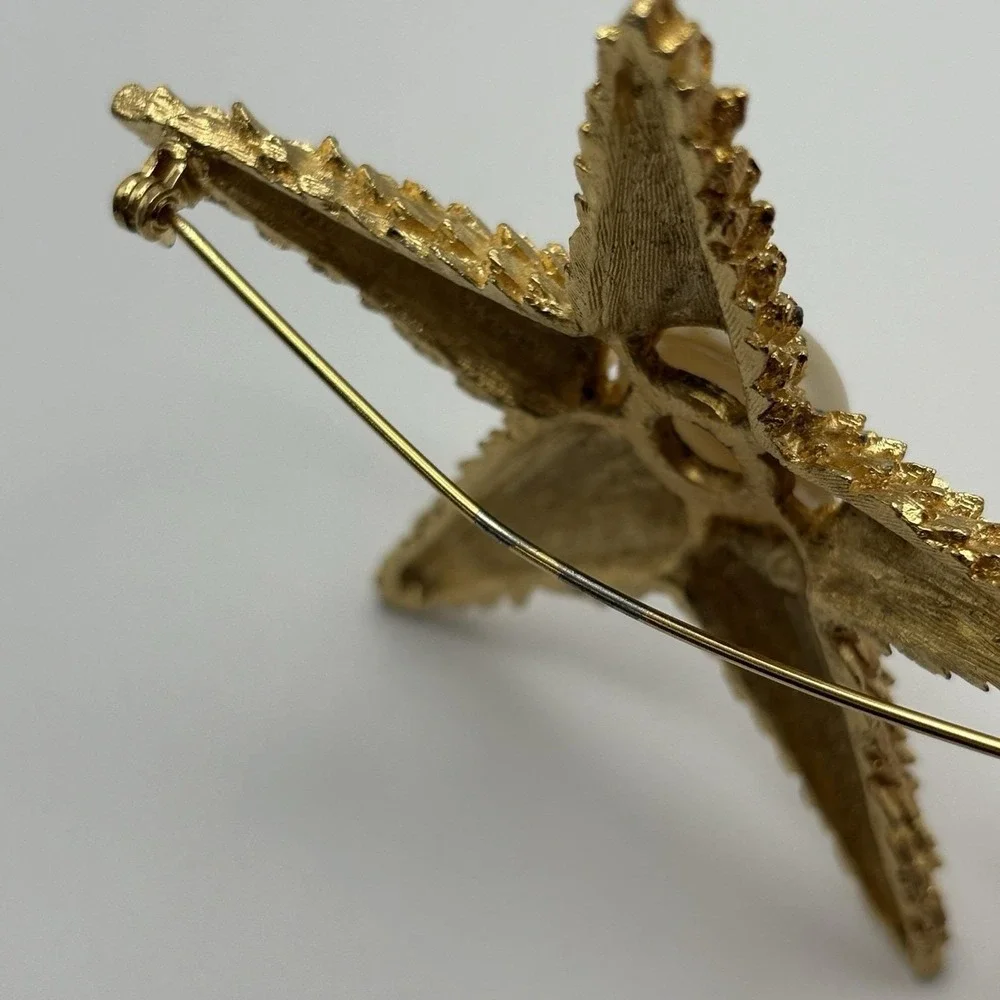 Vintage Capri Brooch Starfish Faux Pearl Goldtone Sea Star Beach Nautical Cruise
